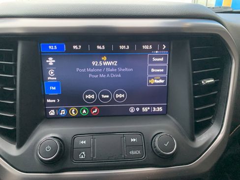 Used 2021 GMC Acadia AT4 image 23