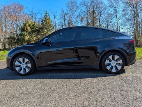 Used 2021 Tesla Model Y Long Range AWD/4WD image 9