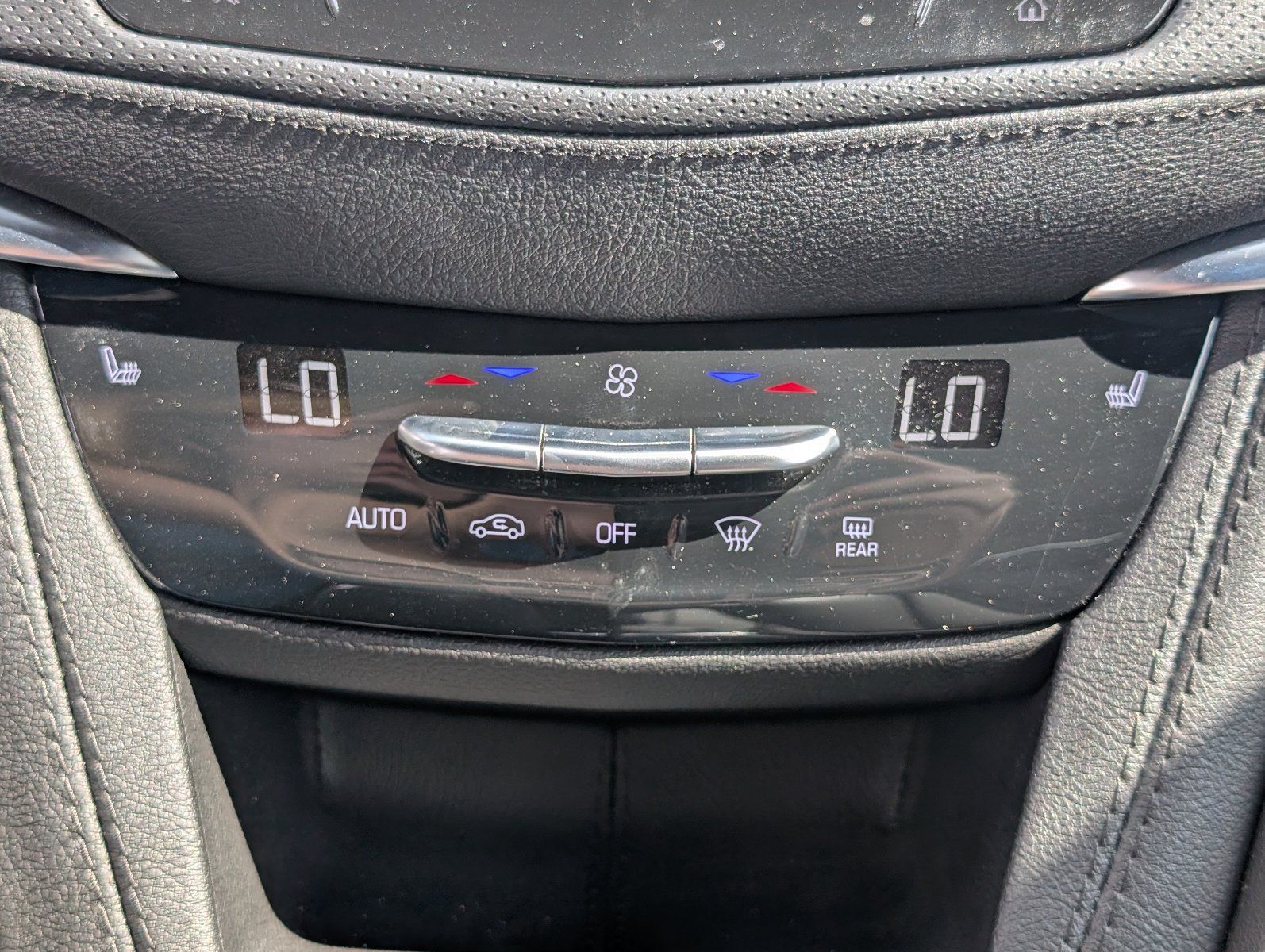 Certified 2024 Cadillac XT6 Luxury w/ LPO, Floor Liner Package AWD/4WD image 21