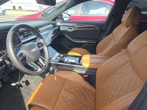 Used 2022 Audi S8 image 2