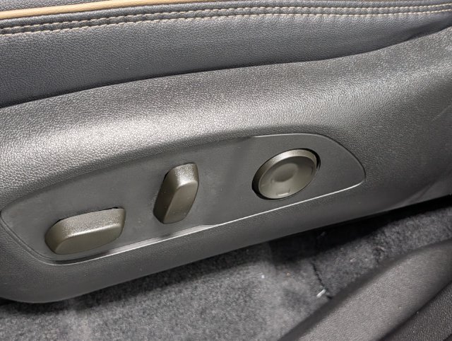Used 2026 Chevrolet Traverse High Country w/ LPO, Floor Liner Package AWD/4WD image 11