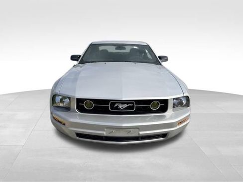 Used 2008 Ford Mustang Coupe RWD image 3