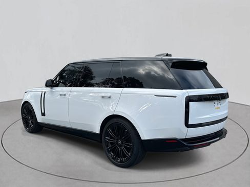 Used 2025 Land Rover Range Rover Long Wheelbase Autobiography image 3