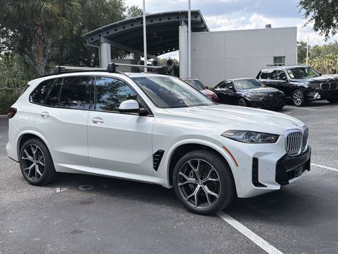 Used 2025 BMW X5 sDrive40i w/ M Sport Package RWD image 2