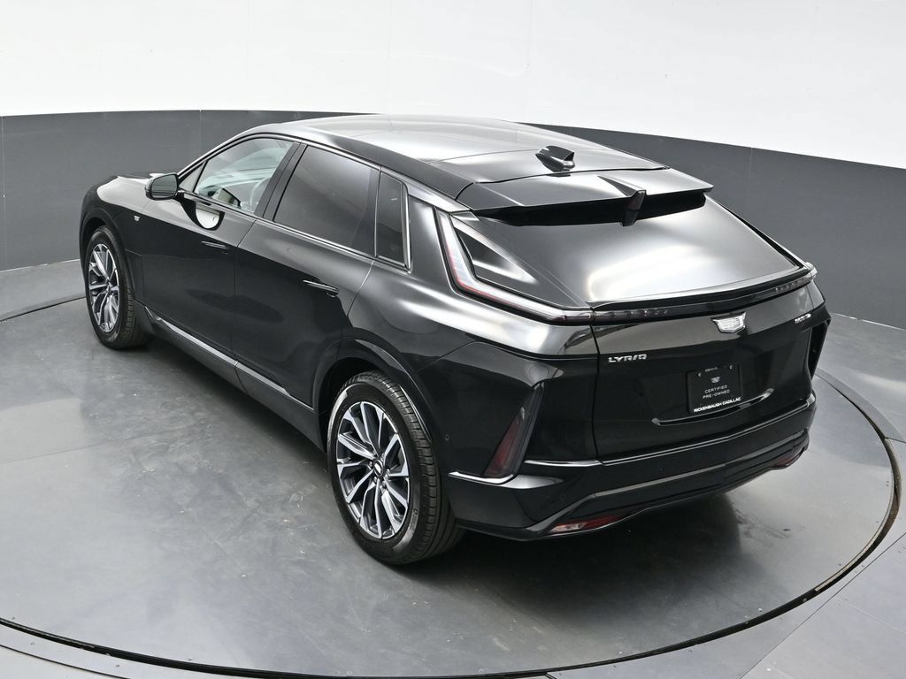 Certified 2025 Cadillac Lyriq Luxury AWD/4WD image 33