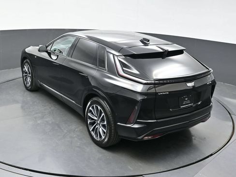 Certified 2025 Cadillac Lyriq Luxury AWD/4WD image 33