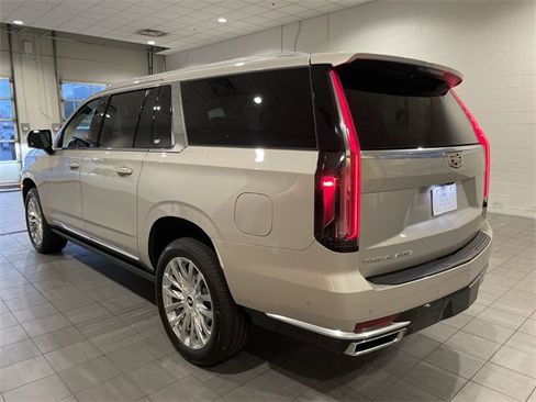 Certified 2022 Cadillac Escalade ESV Premium Luxury w/ Performance Package image 3