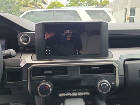 Used 2025 Toyota 4Runner SR5 AWD/4WD image 18