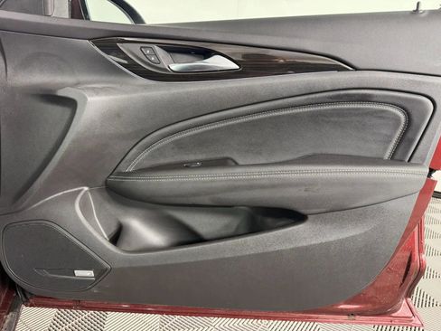 Used 2019 Buick Regal Preferred w/ Driver Confidence Package I image 40