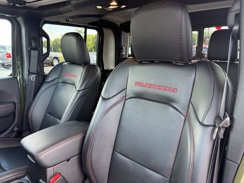 Used 2023 Jeep Gladiator Rubicon w/ Cold Weather Group AWD/4WD image 21