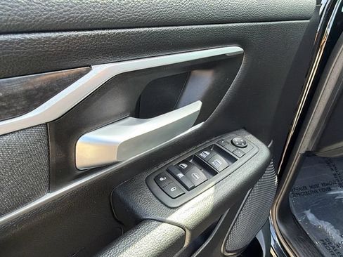 Used 2022 RAM 1500 Big Horn AWD/4WD image 14