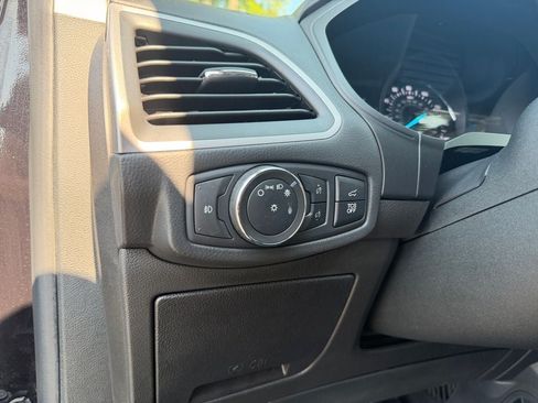 Used 2022 Ford Edge SEL w/ Sport Appearance Package AWD/4WD image 19