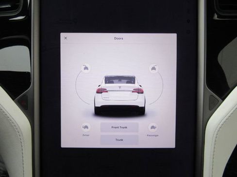 Used 2018 Tesla Model X 100D image 45