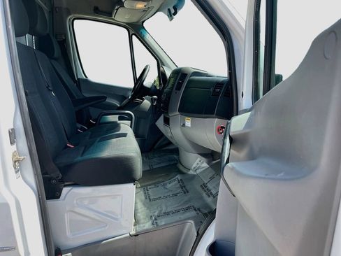 Used 2015 Mercedes-Benz Sprinter 2500 image 23