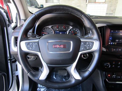 Used 2020 GMC Terrain SLE FWD image 13