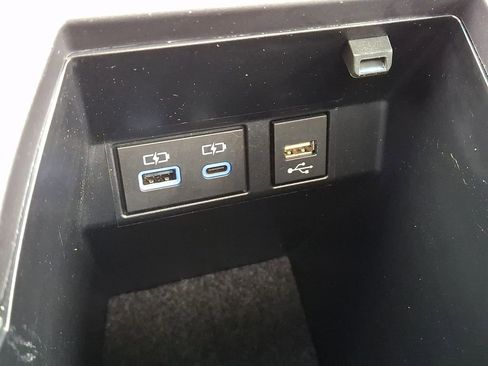 Used 2022 Toyota Avalon XLE w/ Moonroof Package image 25