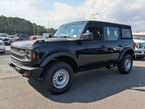 New 2025 Ford Bronco 4-Door image 8