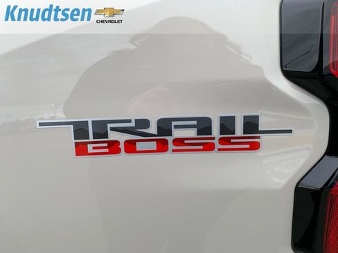 New 2026 Chevrolet Colorado Trail Boss AWD/4WD image 14