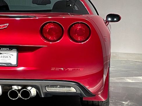 Used 2005 Chevrolet Corvette Coupe w/ Preferred Equipment Group RWD image 9