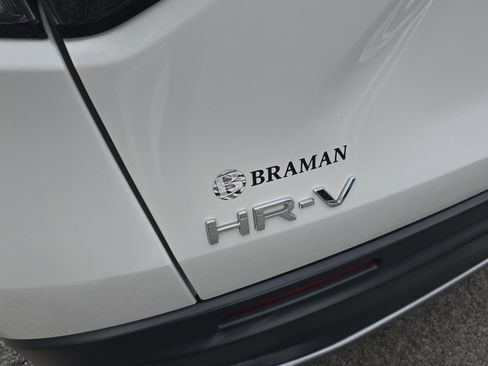 Certified 2023 Honda HR-V Sport image 6