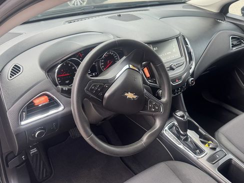 Used 2018 Chevrolet Cruze LT w/ LT Convenience Package image 15