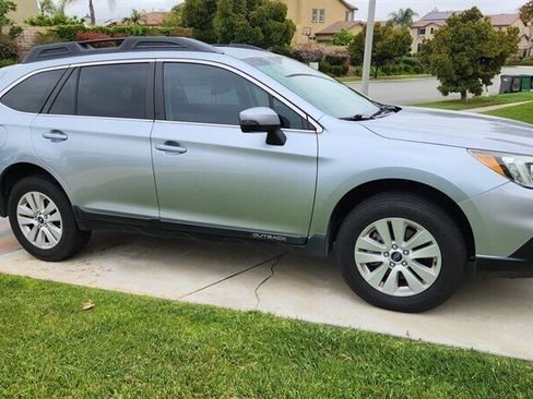 Used 2017 Subaru Outback 2.5i Premium image 10