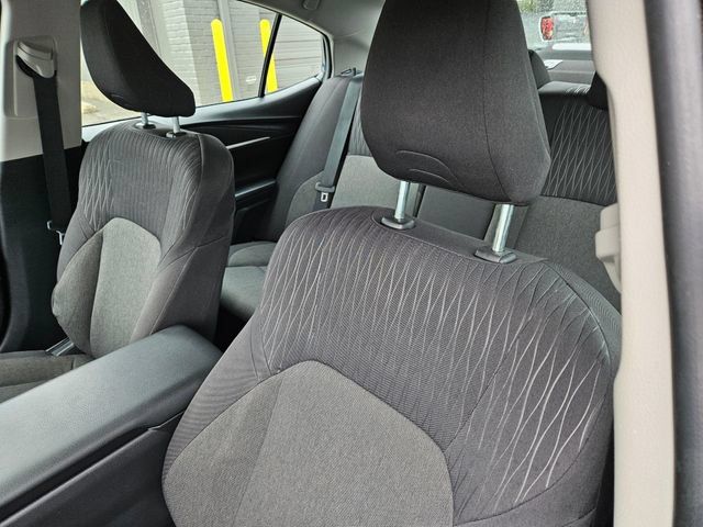 Used 2025 Toyota Camry LE FWD image 21