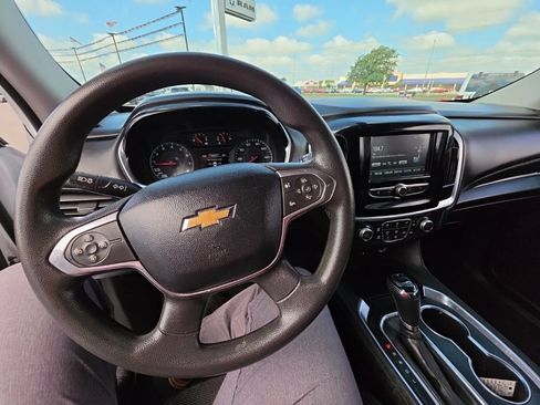 Used 2019 Chevrolet Traverse LS w/ LPO, Blackout Package FWD image 10