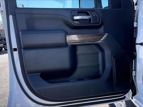 Used 2022 Chevrolet Silverado 2500 LT w/ Convenience Package image 23