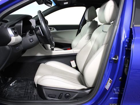 Used 2023 Genesis G70 2.0T w/ Sport Prestige Package image 30