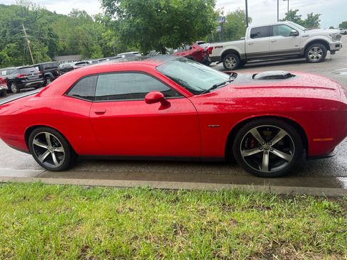 Used 2016 Dodge Challenger R/T Plus RWD image 4