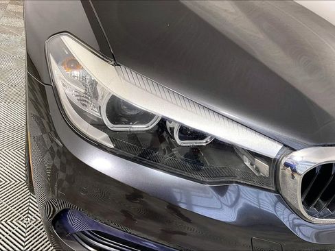 Used 2019 BMW 530e 530e iPerformance image 27