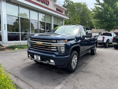 Used 2021 Chevrolet Silverado 2500 High Country w/ Technology Package AWD/4WD image 2