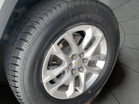 Used 2021 Chevrolet Traverse LT w/ LPO, Floor Liner Package image 23