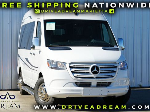 Used 2024 Mercedes-Benz Sprinter 2500 image 2