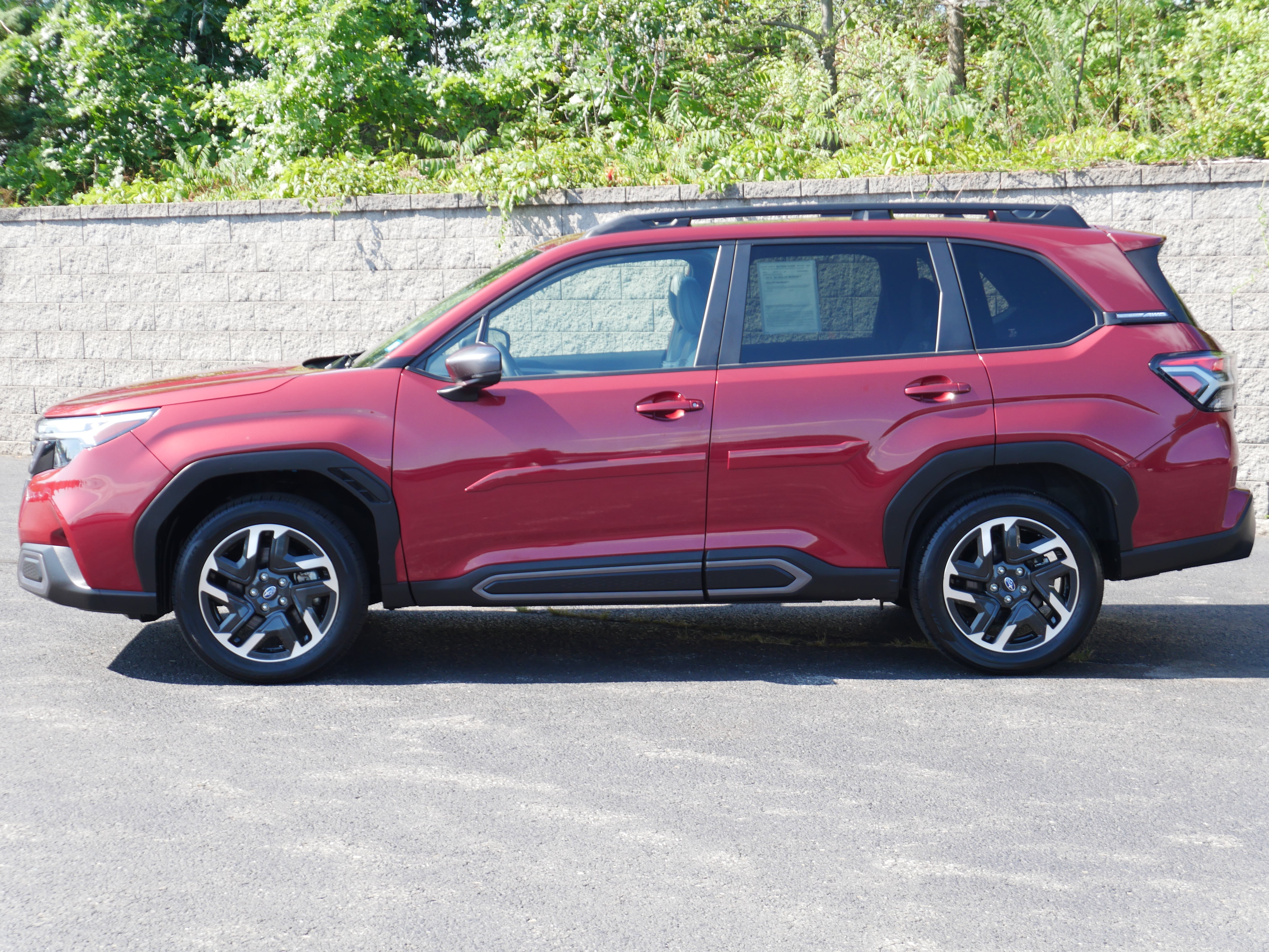 Used 2025 Subaru Forester Limited AWD/4WD image 3