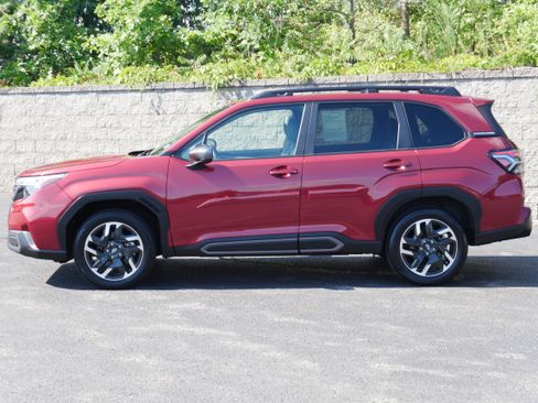 Used 2025 Subaru Forester Limited AWD/4WD image 3