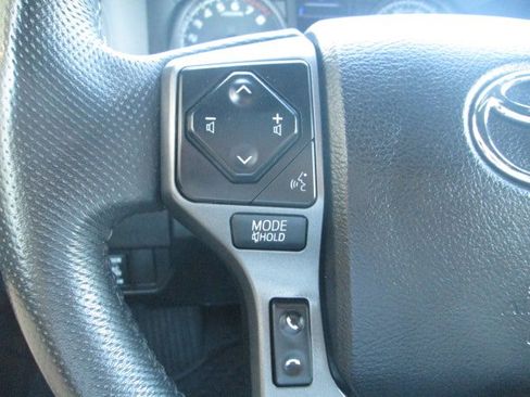 Used 2021 Toyota Tacoma TRD Off-Road image 19