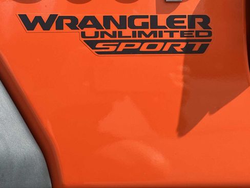 Used 2018 Jeep Wrangler Unlimited Sport S AWD/4WD image 13