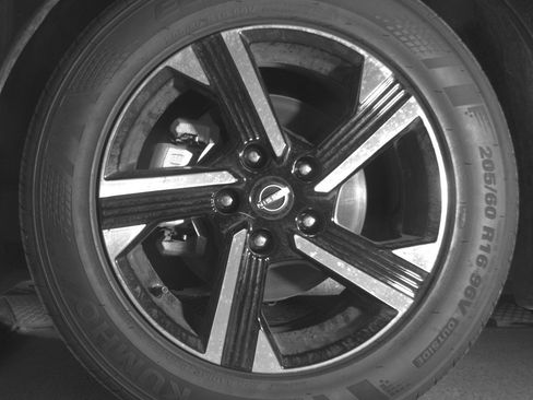 Used 2025 Nissan Sentra SV FWD image 12
