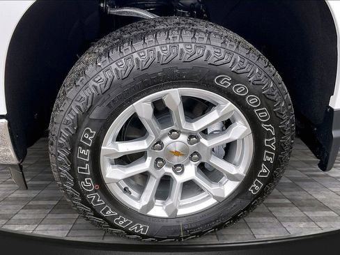 New 2026 Chevrolet Silverado 1500 LT w/ Z71 Off-Road Package image 13
