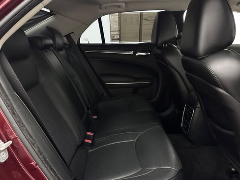 Used 2016 Chrysler 300 C AWD/4WD image 31