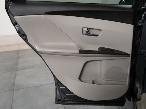 Used 2013 Toyota Venza LE FWD image 22