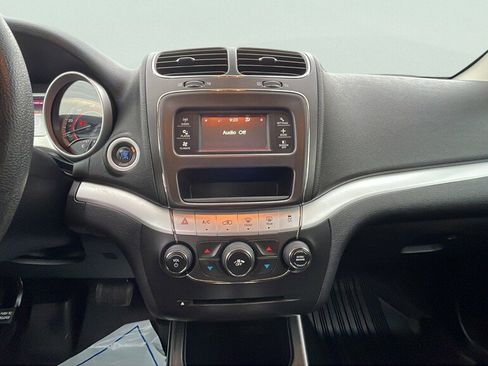 Used 2012 Dodge Journey SXT w/ Flexible Seating Group image 10