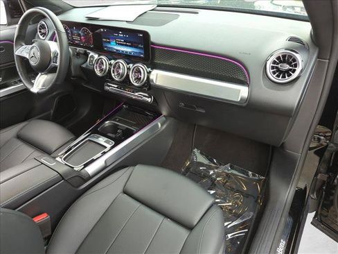 Certified 2024 Mercedes-Benz GLB 250 image 22