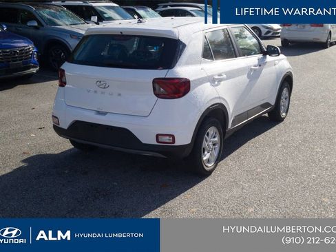New 2026 Hyundai Venue SE FWD image 6