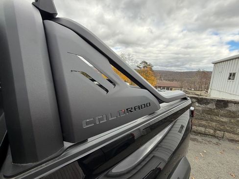 New 2025 Chevrolet Colorado Trail Boss w/ Midnight Edition image 9