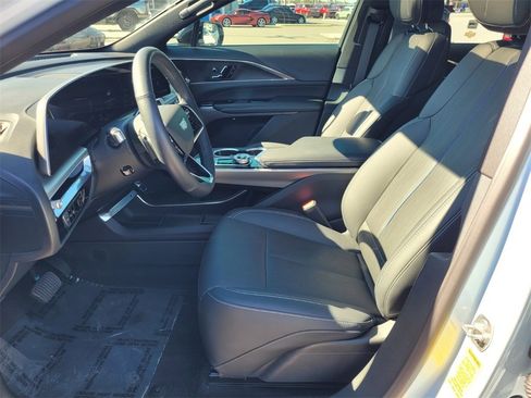 Used 2024 Cadillac Lyriq Sport image 4