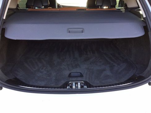 Used 2015 Volvo V60 T5 Cross Country image 26