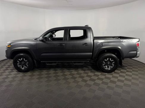 Used 2023 Toyota Tacoma TRD Off-Road w/ Black Out Package (TMS) AWD/4WD image 31